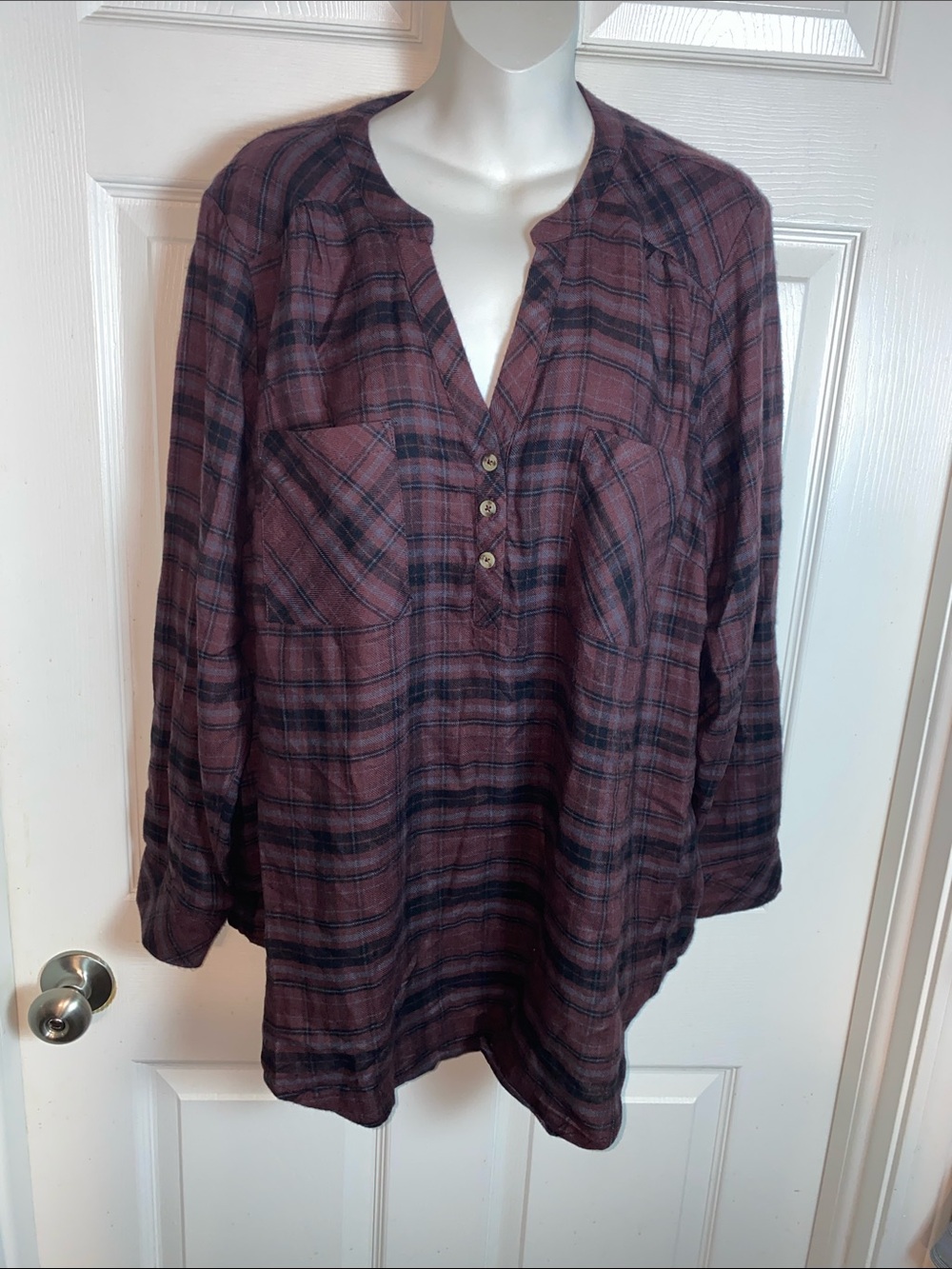torrid Pullover Burgundy and Black Plaid Split V-Neck Soft Tunic Plus Size 1x